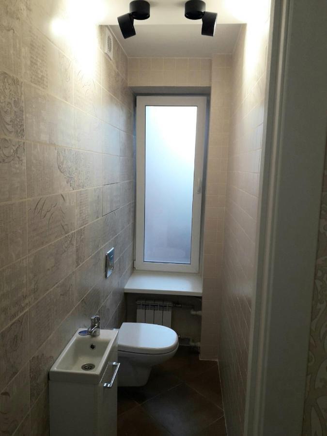 2 Bdr Apartment Near Gorky Park, Center ハルキウ エクステリア 写真
