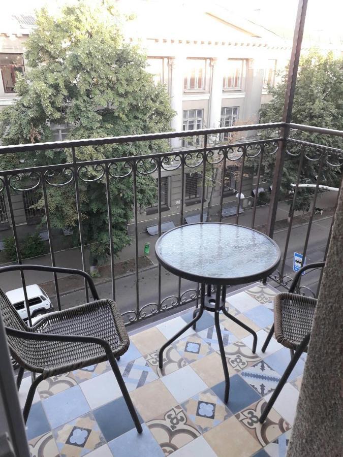 2 Bdr Apartment Near Gorky Park, Center ハルキウ エクステリア 写真