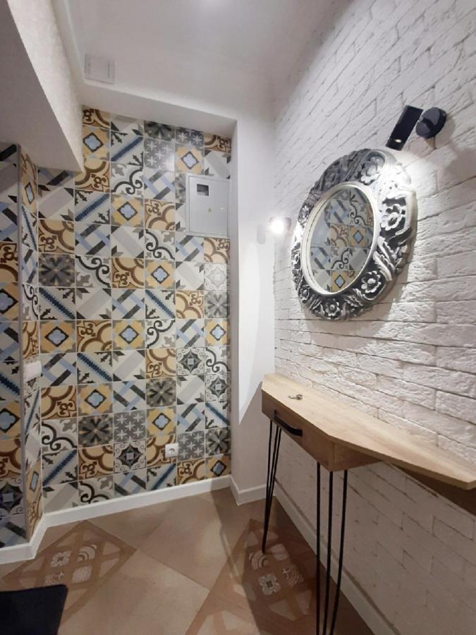2 Bdr Apartment Near Gorky Park, Center ハルキウ エクステリア 写真