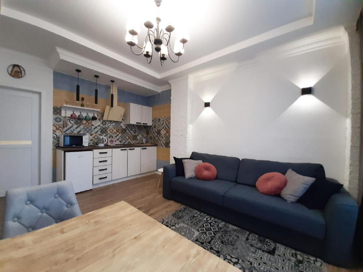 2 Bdr Apartment Near Gorky Park, Center ハルキウ エクステリア 写真