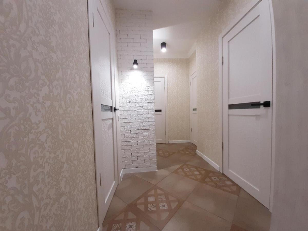 2 Bdr Apartment Near Gorky Park, Center ハルキウ エクステリア 写真