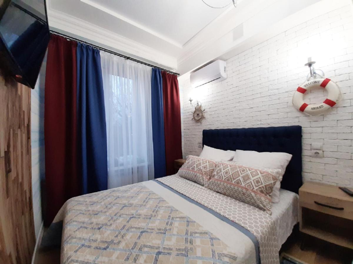 2 Bdr Apartment Near Gorky Park, Center ハルキウ エクステリア 写真